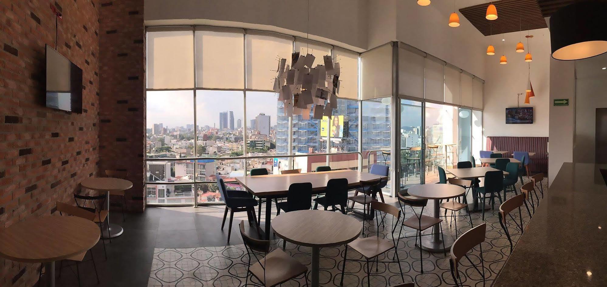 Tryp By Wyndham World Trade Center Area Hotel 4*